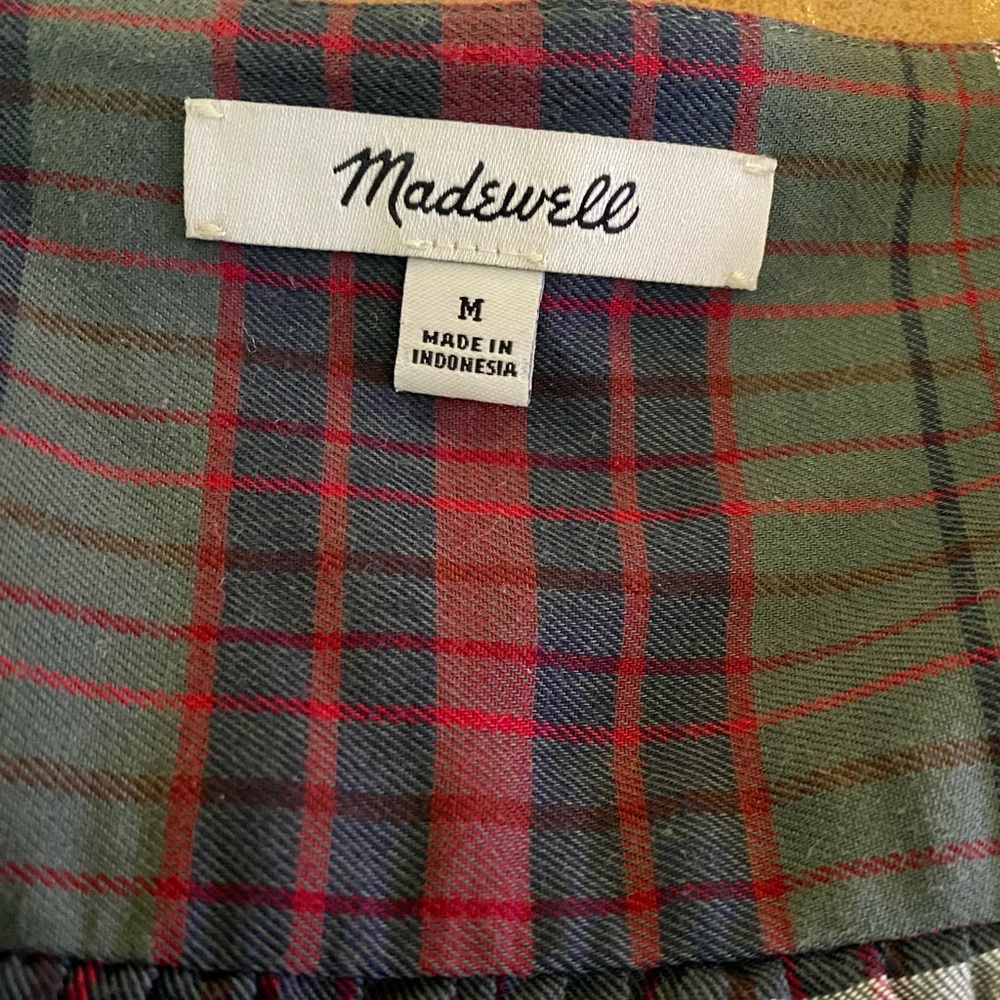 Madewell V-Neck Button Down Shirt in Plainview Plaid - Picture 8 of 10